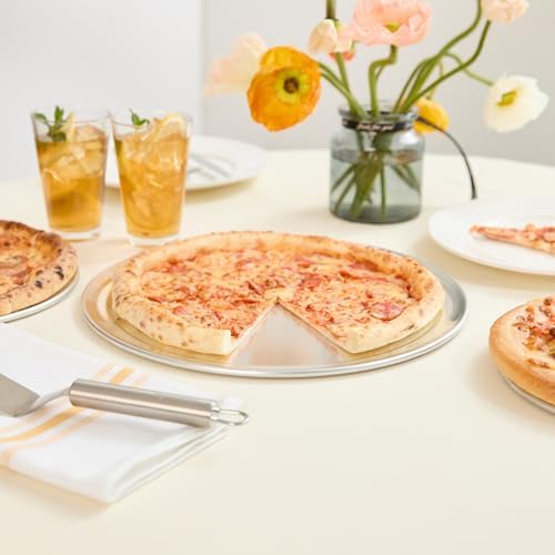 Restaurantware 13 Inch Aluminum Pizza Pan 1 Count Wide Rim Silver Pizza Pan, Heat Conductive Round Pizza Tray, Lightweight Corrosion-Resistant Serving Tray For Restaurant Or Home Use - Image 4