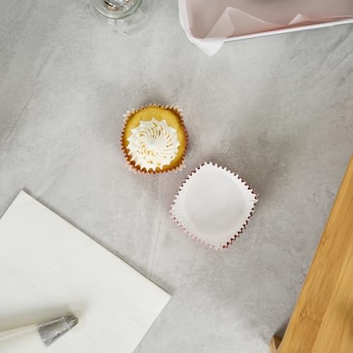 Restaurantware Baking Cups 200 Pack of 4 oz Greaseproof Cupcake Liners Disposable Oven, Freezer-Safe Paper Muffin Holders for Birthdays, Parties, Events - Image 5