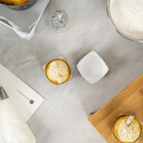 Restaurantware Baking Cups 200 Pack of 4 oz Greaseproof Cupcake Liners Disposable Oven, Freezer-Safe Paper Muffin Holders for Birthdays, Parties, Events - Image 5