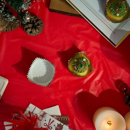 Restaurantware Baking Cups 200 Pack of 4 oz Greaseproof Cupcake Liners Disposable Oven, Freezer-Safe Paper Muffin Holders for Birthdays, Parties, Events - Image 4