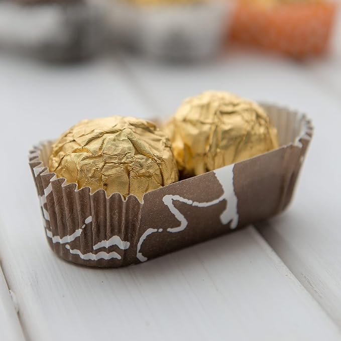 Restaurantware-Panificio 1.4 Ounce Baking Cups, 200 Ridged Cupcake Liners - Oven-Ready, Freezable, Brown And White Paper Muffin Cases, Disposable, Chocolate Wisp, For Wedding Parties, Baby Showers - Image 3