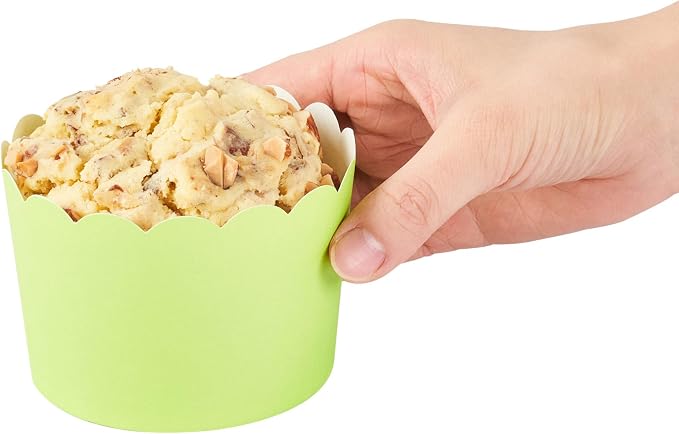 Restaurantware Baking Cups 200 Pack of 10 oz Paper Cupcake Liners Greaseproof Scalloped Oven-Safe Elegant Dessert Muffin Cups Disposable for Parties - Image 11