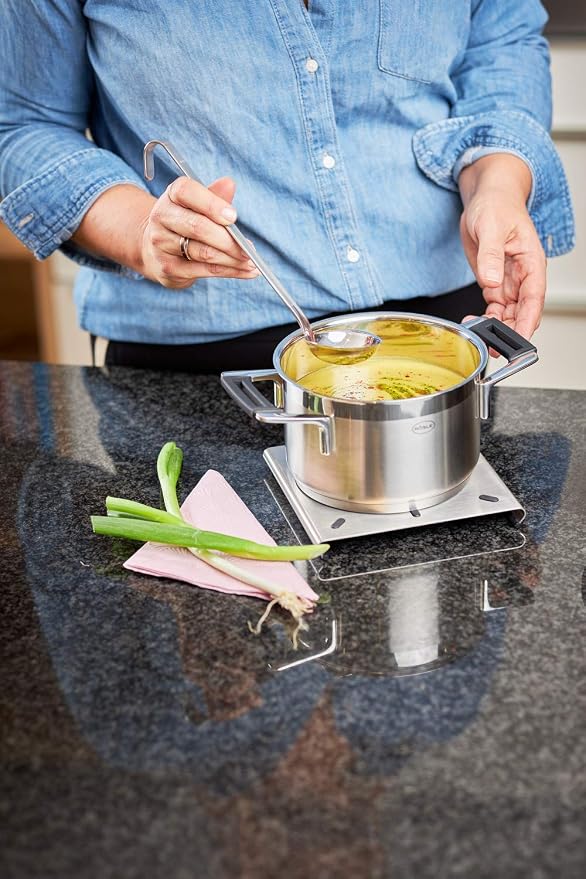 Rösle Stainless Steel Sauce Ladle, Hooked Handle, 2-Ounce - Image 2