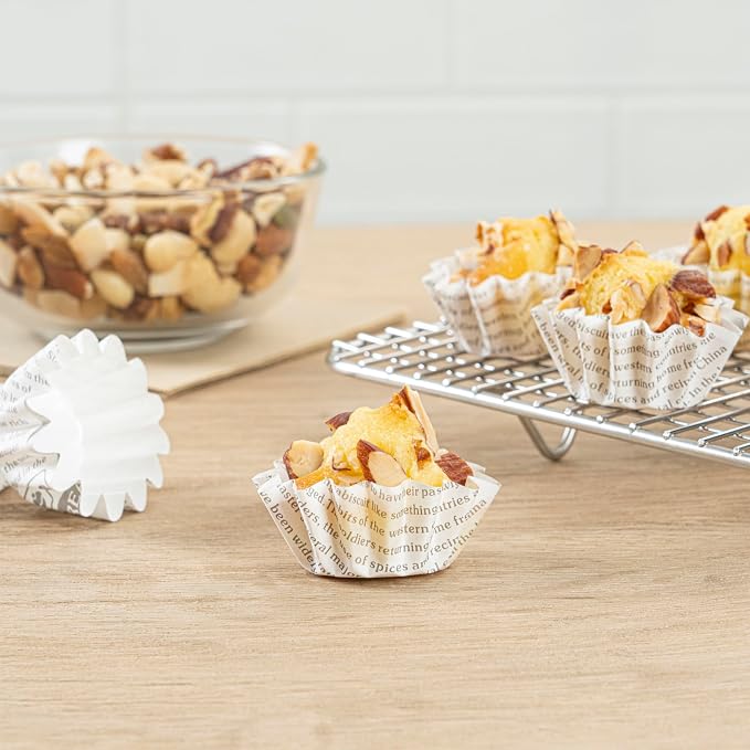 Restaurantware 0.4 oz Round Paper Newsprint Mini Baking Cup, 200 Pack - Image 6