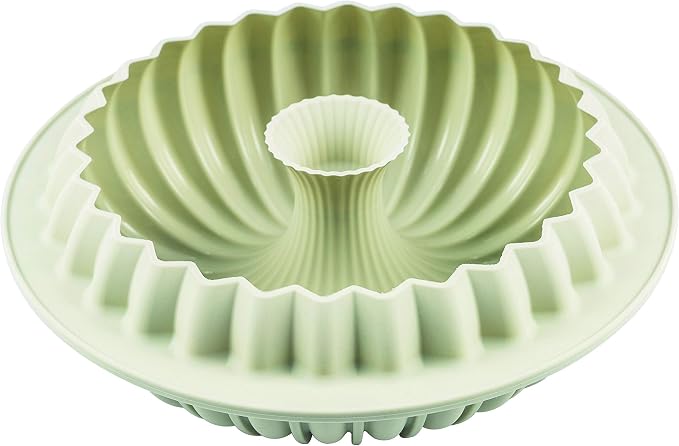 Silikomart Raggio Silicone Mold, Flexible Bundt Cake Pan with 3D Technology for Ribbed Detailing, Easily Unmolds, Oven, Microwave, Freezer and Dishwasher Safe, 51-3/4-Fluid Ounces - Image 2