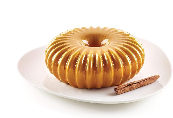 Silikomart Raggio Silicone Mold, Flexible Bundt Cake Pan with 3D Technology for Ribbed Detailing, Easily Unmolds, Oven, Microwave, Freezer and Dishwasher Safe, 51-3/4-Fluid Ounces - Image 5