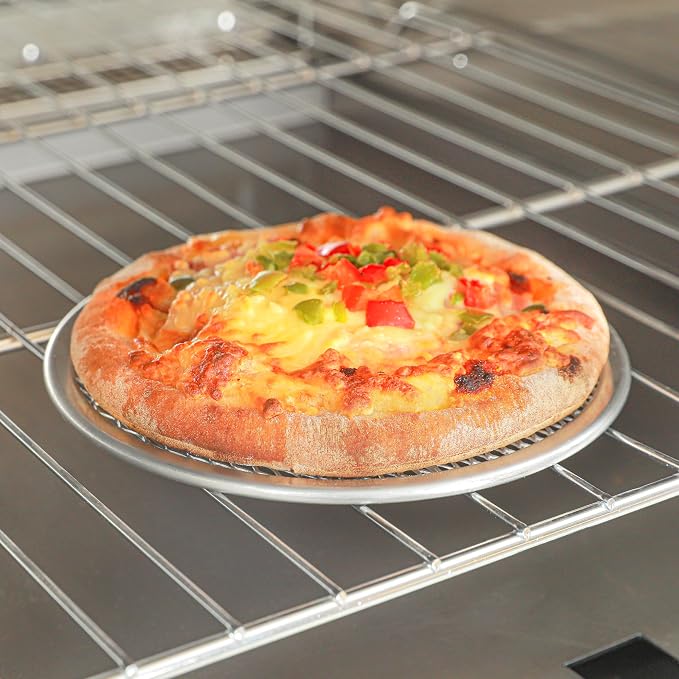 Restaurantware 7 Inch Aluminum Pizza Screen Pack of 1 Mesh Baking Tool For Crispy Crust, Lightweight Stackable Seamless Rim Rust-Resistant Baking Screen, Reusable for Pizzerias, Home Oven Use - Image 7