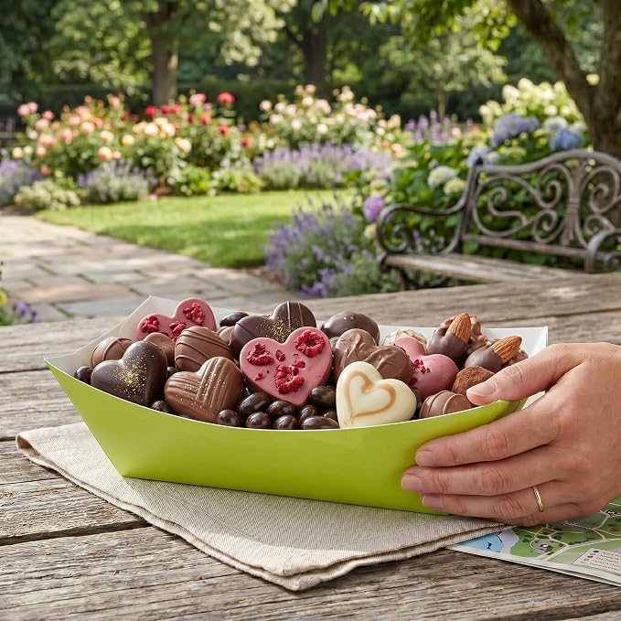 Restaurantware-Bio Tek 1 Pound Food Trays, 200 Disposable Paper Food Trays - Heavy-Duty, Greaseproof, Green Paper Food Boats, For Snacks, Appetizers, Or Treats, Use At Parties Or Carnivals - Image 5