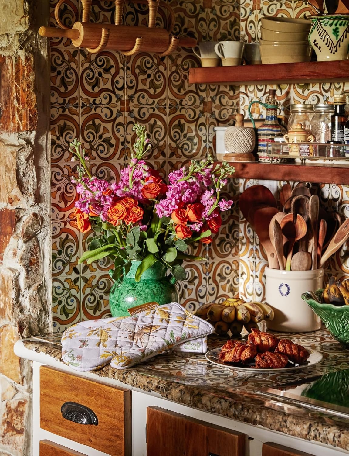 Chicken & Bee Farm Fresh Floral Oven Mitts