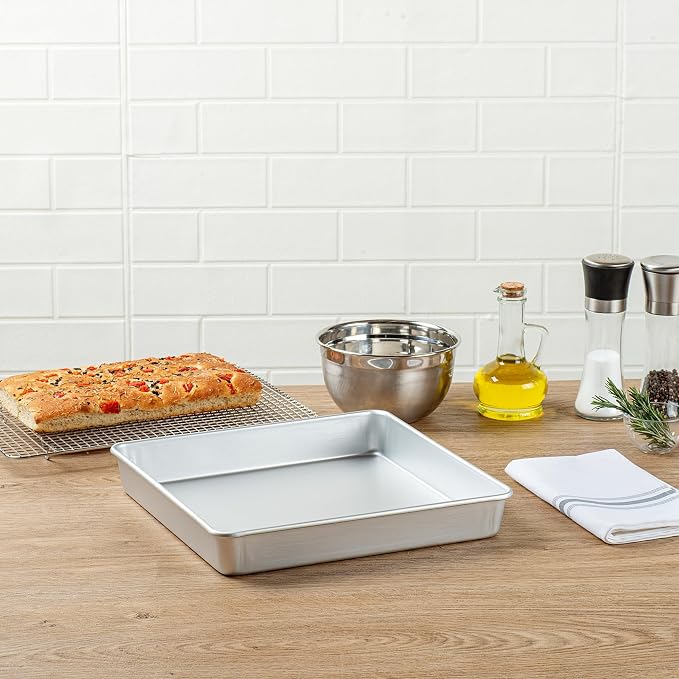 Restaurantware Square Cake Pan 12 Count 12 x 12 x 2 Inch Aluminum Square Baking Pan Straight-Sided Silver Oven-Safe Bakeware For Professional Bakers - Image 3