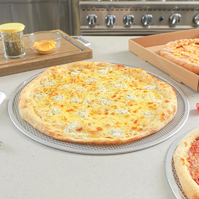 Restaurantware 18 Inch Aluminum Pizza Screen Pack of 1 Mesh Baking Tool For Crispy Crust, Lightweight Stackable Seamless Rim Rust-Resistant Baking Screen, Reusable for Pizzerias, Home Oven Use - Image 4