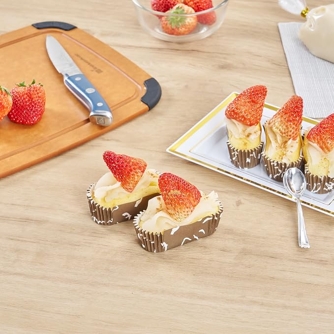 Restaurantware-Panificio 1.4 Ounce Baking Cups, 200 Ridged Cupcake Liners - Oven-Ready, Freezable, Brown And White Paper Muffin Cases, Disposable, Chocolate Wisp, For Wedding Parties, Baby Showers - Image 7