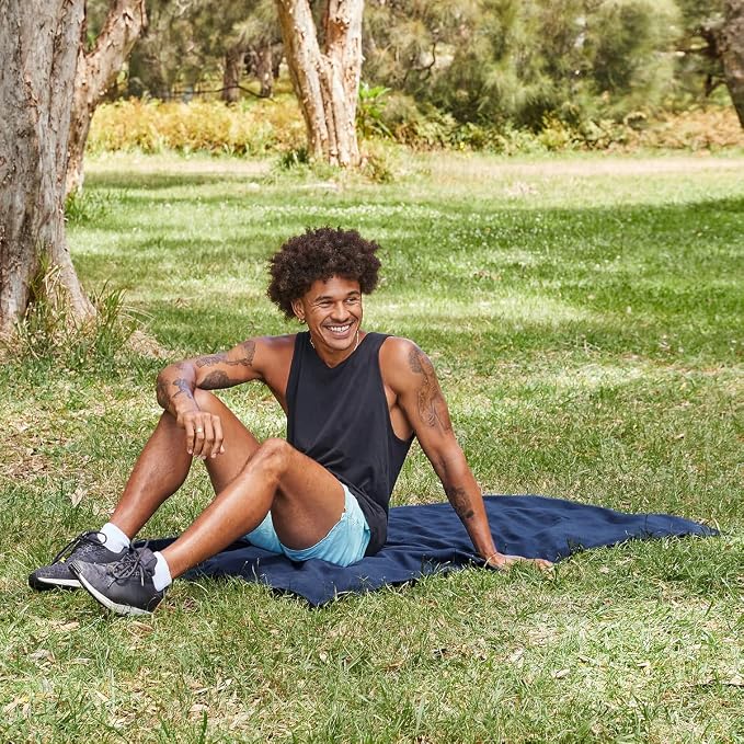 Dock & Bay Beach Towel - Quick Dry, Sand Free - Compact, Lightweight - 100% Recycled - Includes Bag - Essential - Deep Sea Navy - Large (160x90cm, 63x35) - Image 8