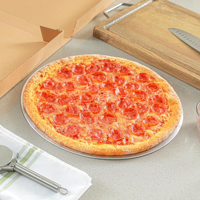 Restaurantware 14 Inch Aluminum Pizza Screen Pack of 1 Mesh Baking Tool For Crispy Crust, Lightweight Stackable Seamless Rim Rust-Resistant Baking Screen, Reusable for Pizzerias, Home Oven Use - Image 4